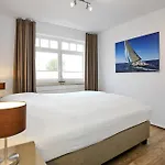 Hanse 301 *